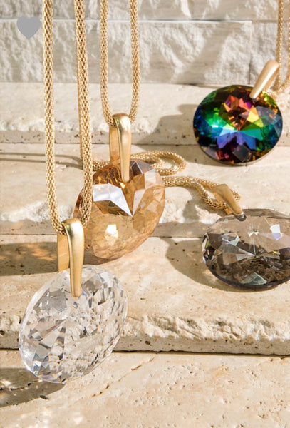 Shimmering Pendant Necklace