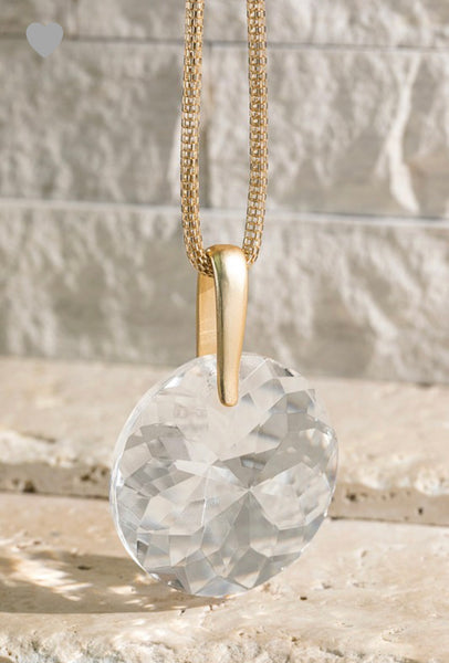 Shimmering Pendant Necklace