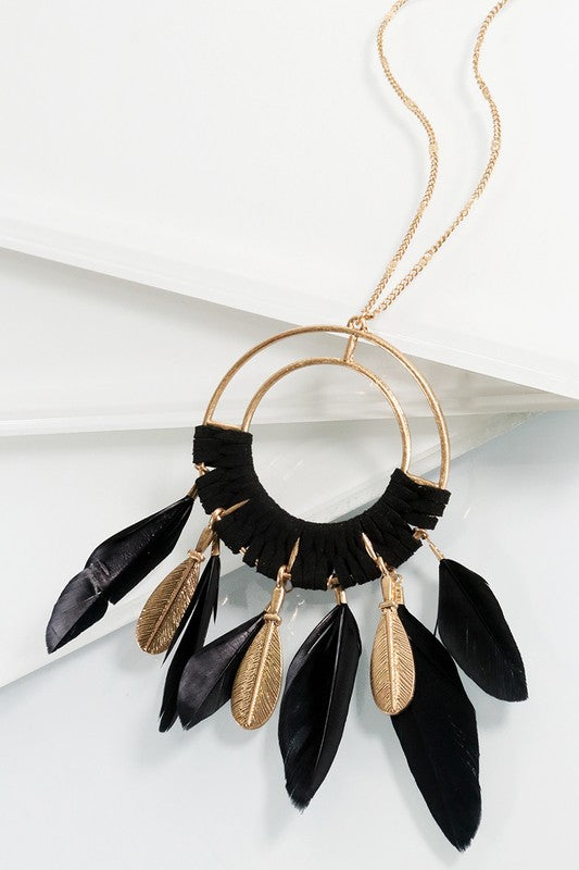 This Bohemian inspired necklace from Urbanista and features a suede and feather detail and looks fabulous. It's 33" long and comes in Gray, Black, and Ivory.